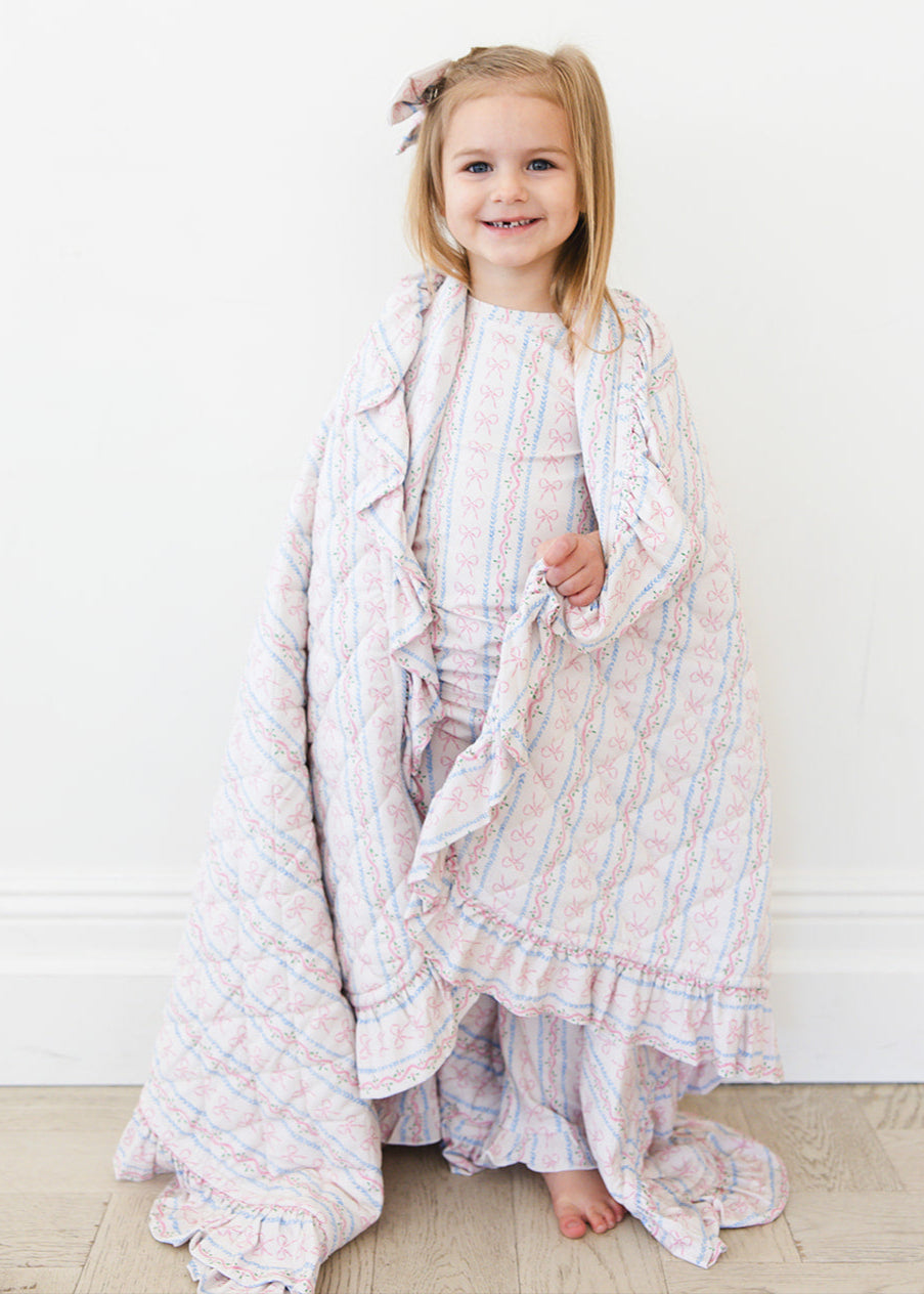 Vintage and dainty floral bow bamboo quilted blanket with 3.0 TOG filling for baby and toddler girls.