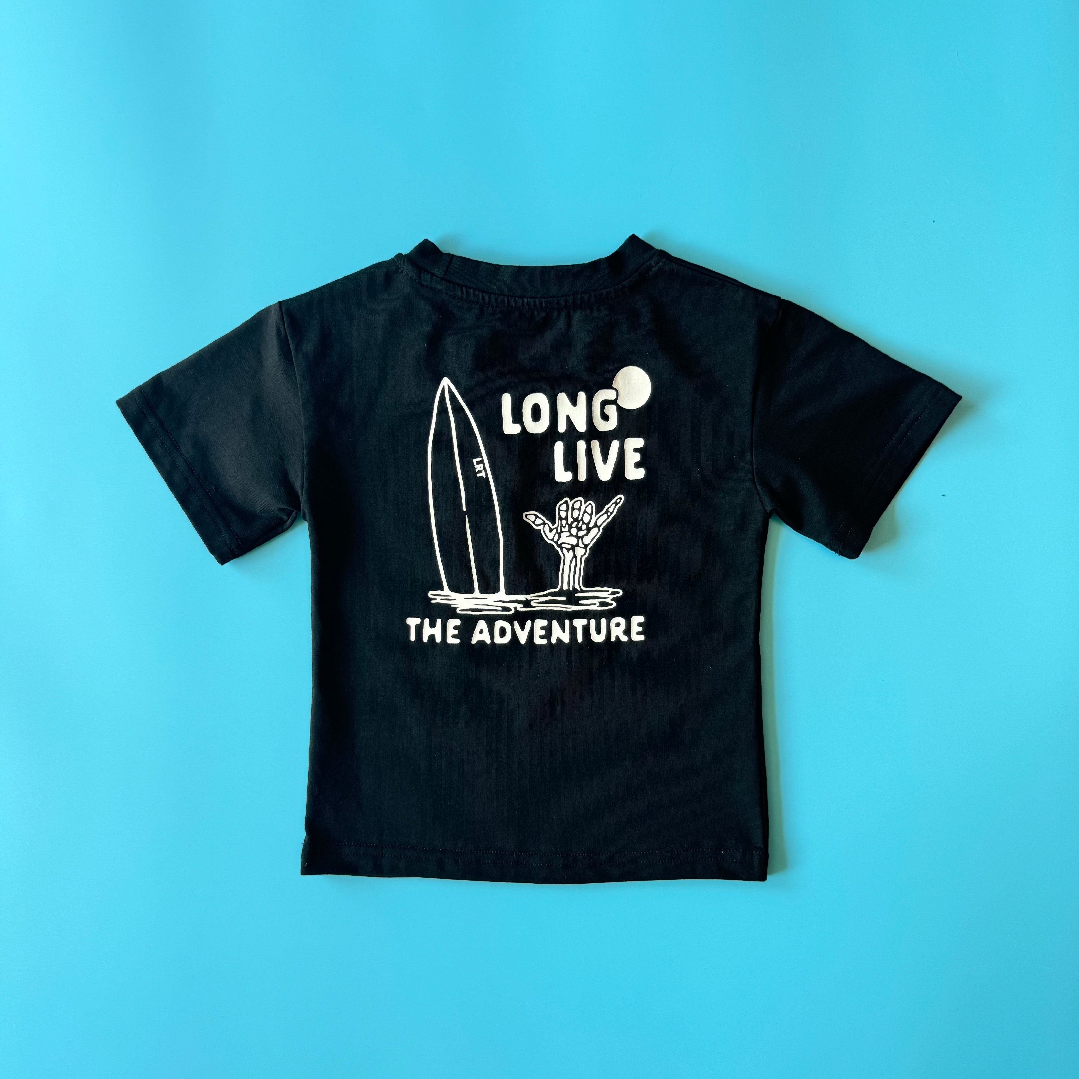 100% ORGANIC COTTON LONG LIVE THE ADVENTURE TEE - BLACK