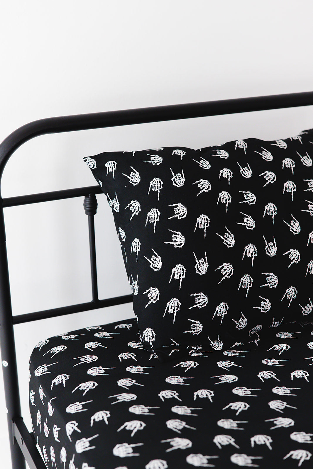 Bamboo Twin Bedding Set | Rock N' Skull