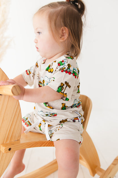 Bamboo shorts and t-shirt set for baby and toddler boys and girls with Corduroy book print.